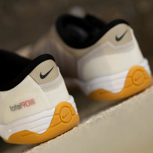 Nike Total 90 平底波砵