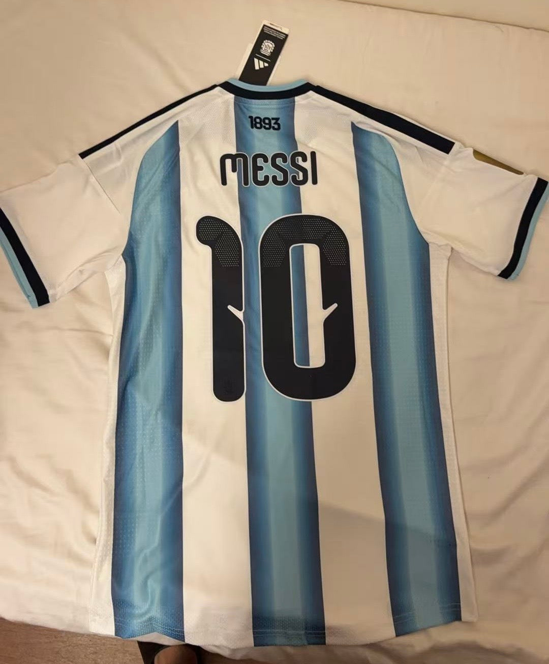 (9月中到貨) 阿根廷2026球員版主場波衫連原裝#10 Messi印字+原裝世界杯金章